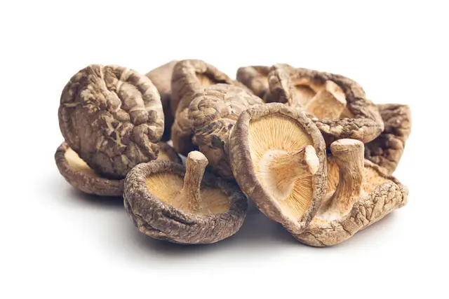 Shiitake mushrooms, dried (Lentinula edodes)